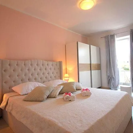 Anamaria Modern And New Holiday Ferienhaus Poreč